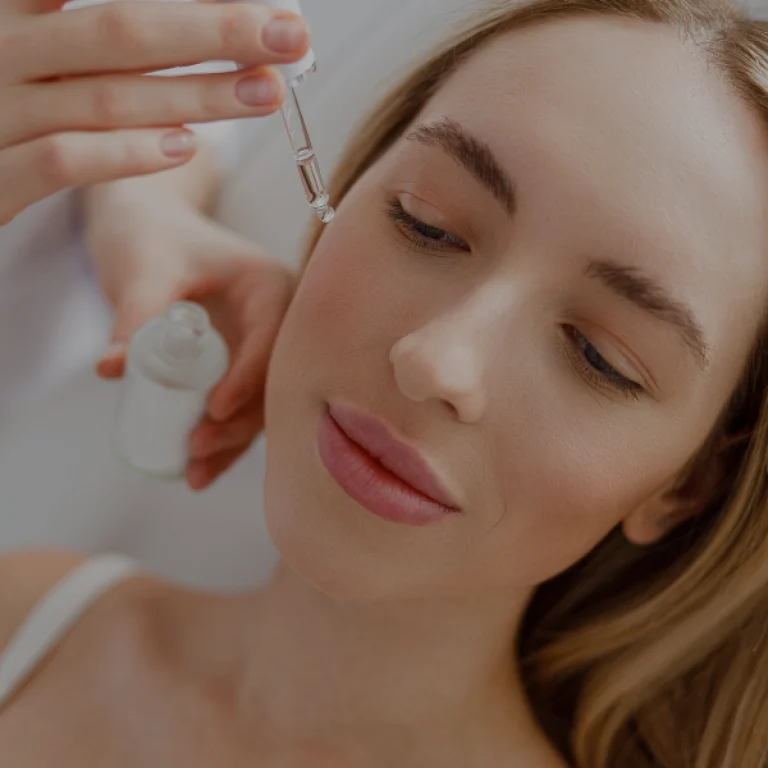 AgeLux - Anti-aging facial treatment with medically pure active ingredients